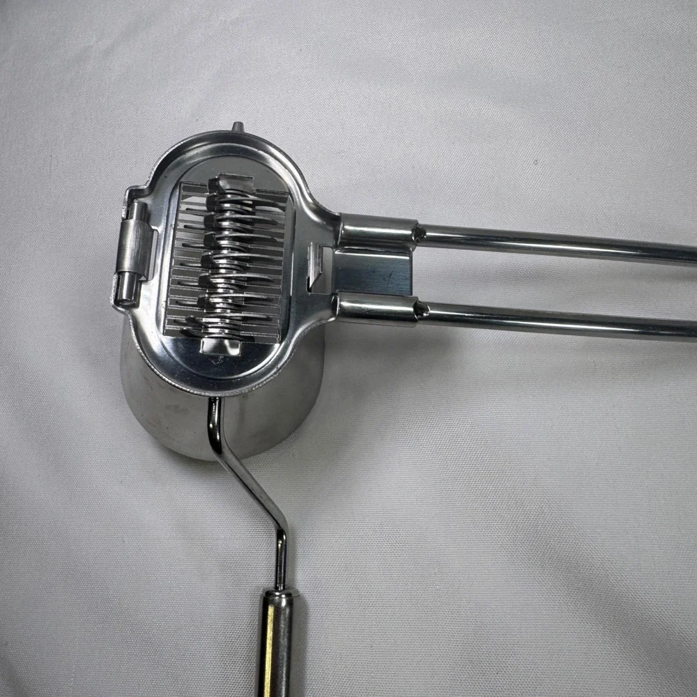 Stainless Steel Rotary Parsley Mincer Manual Herb Grinder Hand Crank Tool Silver